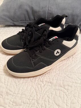 Airwalk Men’s Skate Sneakers 9.5 Streetwear